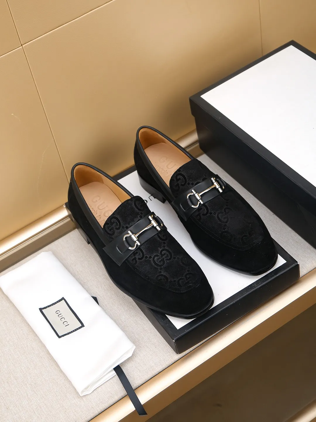 Men's men's shoes 💰460 🆘【GUCCI】Gucci ·🐂里· Hot-selling beanie shoes, top brand luxury, top quality, latest fashion beanie shoes.. The upper is made of original high mercerized smooth cow suede. (Full top layer water-dyed 🐂 leather and lining). The original stylish and stylish soft rubber wear-resistant and non-slip outsole is light and comfortable on the foot, available in 2 colors! Matching code: 39-44 (customized at 38.45.46.47)